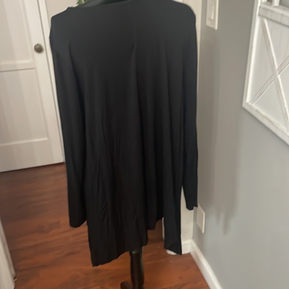 Torrid Women's Top Long Sleeve Super Soft Knits Black Gold Star Raw Hem - Picture 4 of 10